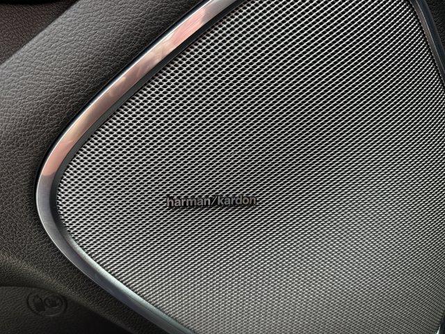 Photo of 2026 Diamond Black Crystal Pearlcoat RAM 1500