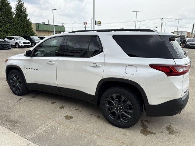 Photo of 2021 Iridescent Pearl Tricoat Chevrolet Traverse