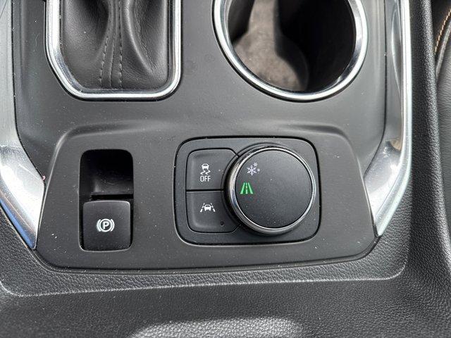 Photo of 2021 Iridescent Pearl Tricoat Chevrolet Traverse