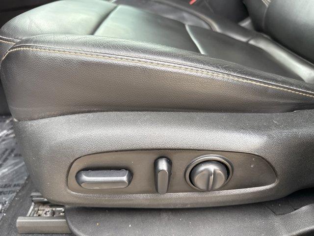 Photo of 2021 Iridescent Pearl Tricoat Chevrolet Traverse