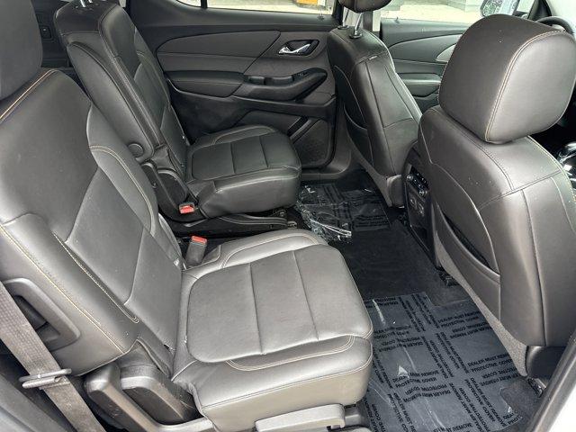 Photo of 2021 Iridescent Pearl Tricoat Chevrolet Traverse