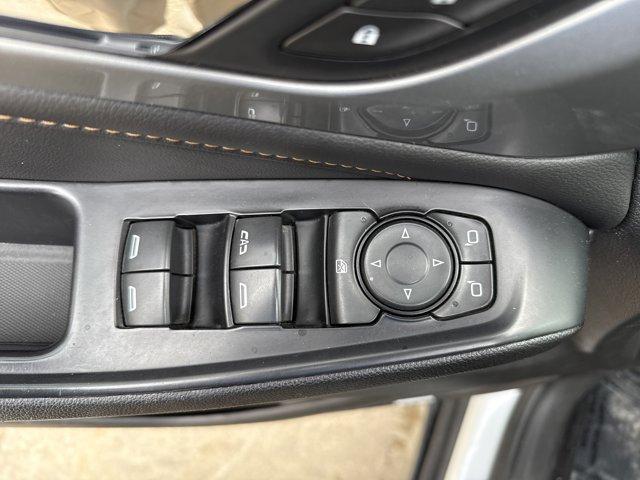 Photo of 2021 Iridescent Pearl Tricoat Chevrolet Traverse