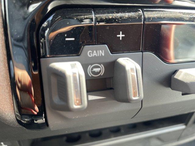 Photo of 2025 Diamond Black Crystal Pearlcoat RAM 2500
