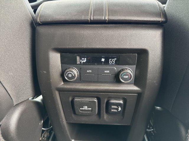 Photo of 2018 Summit White Chevrolet Traverse