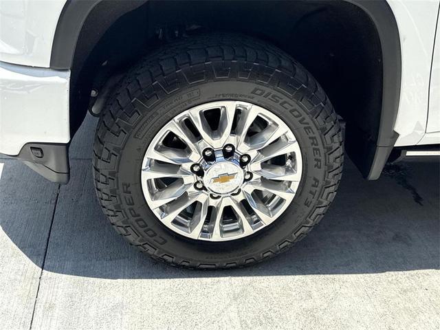 Photo of 2022 Summit White Chevrolet Silverado 3500