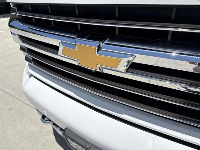 Photo of 2022 Summit White Chevrolet Silverado 3500