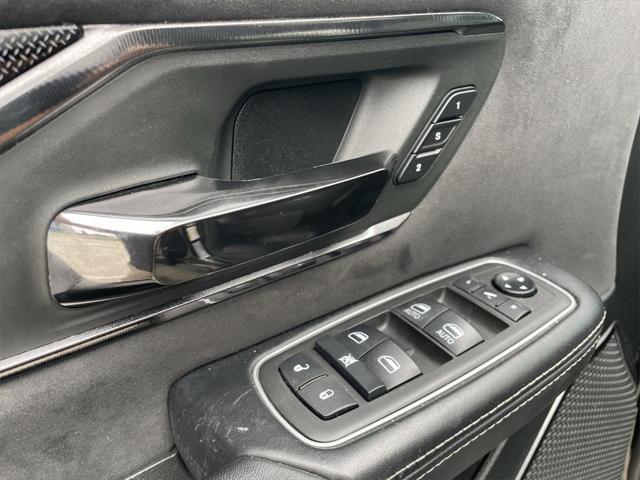 Photo of 2021 Diamond Black Crystal Pearlcoat RAM 1500