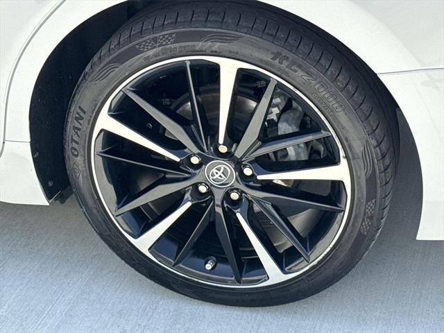 Photo of 2018 Wind Chill Pearl Toyota Camry