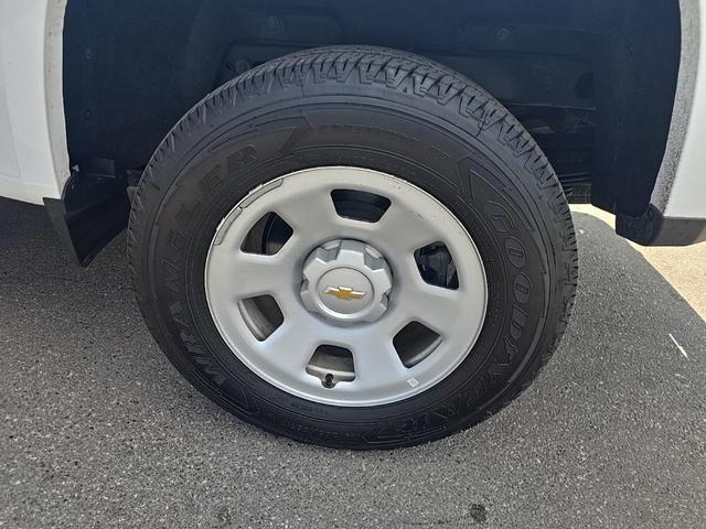 Photo of 2022 Summit White Chevrolet Colorado
