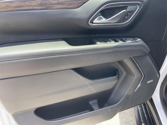 Photo of 2023 Summit White Chevrolet Suburban
