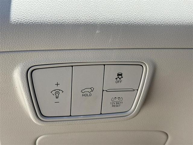 Photo of 2023 Amazon Gray Hyundai TUCSON Hybrid