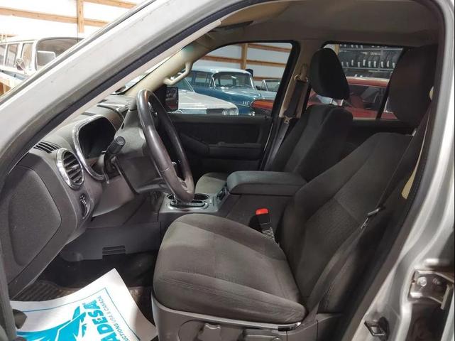 Photo of 2010 Brilliant Silver Metallic Ford Explorer