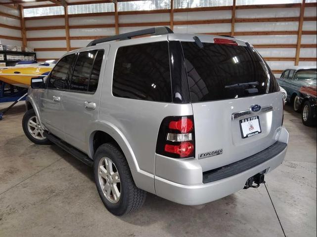 Photo of 2010 Brilliant Silver Metallic Ford Explorer