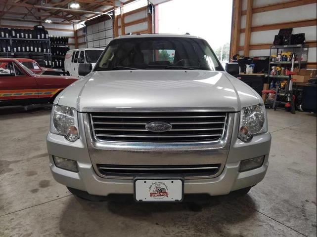 Photo of 2010 Brilliant Silver Metallic Ford Explorer
