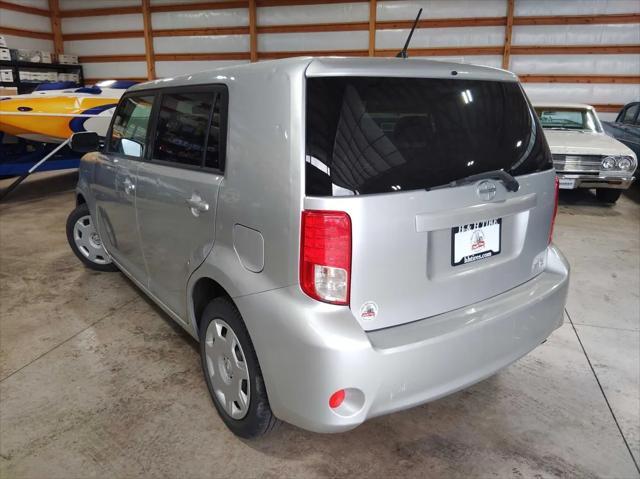 Photo of 2012 Classic Silver Metallic Scion xB