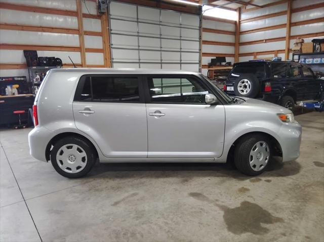 Photo of 2012 Classic Silver Metallic Scion xB