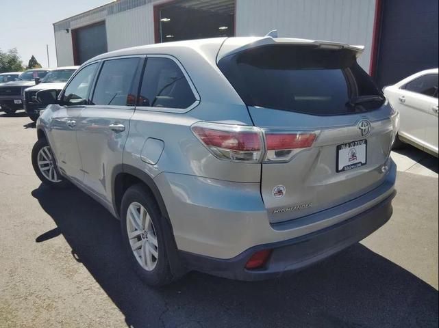 Photo of 2016 Silver Sky Metallic Toyota Highlander