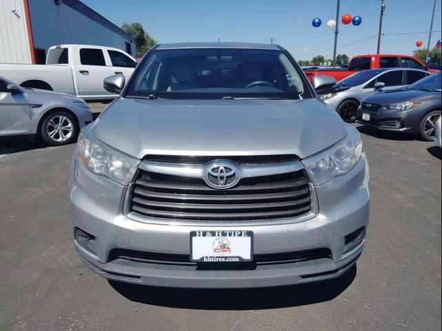 Photo of 2016 Silver Sky Metallic Toyota Highlander
