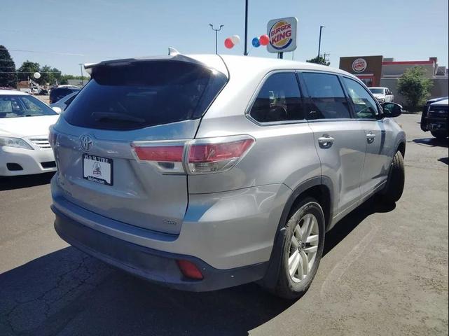 Photo of 2016 Silver Sky Metallic Toyota Highlander