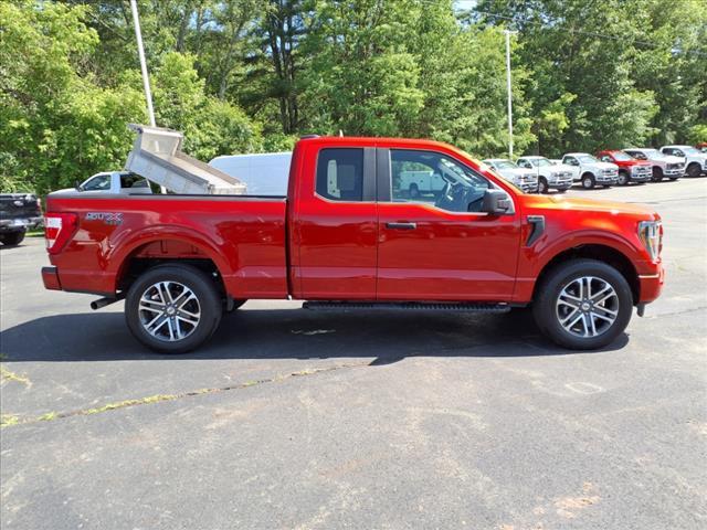 Photo of 2023 Hot Pepper Red Metallic Tinted Clearcoat Ford F-150