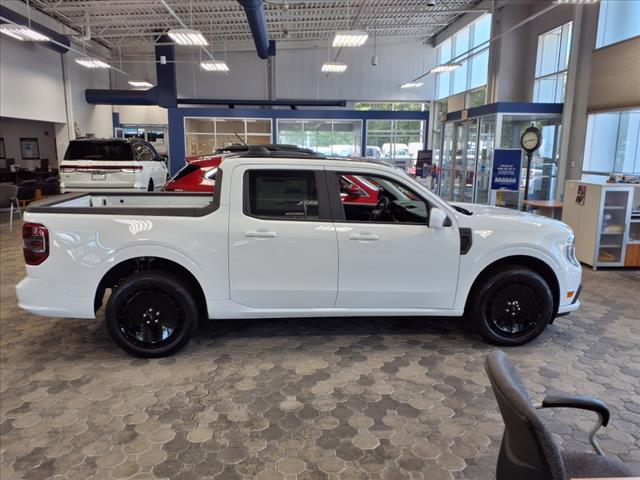 Photo of 2025 Oxford White Clearcoat Ford Maverick