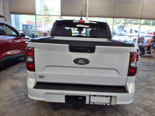 Photo of 2025 Oxford White Clearcoat Ford Maverick