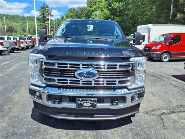 Photo of 2025 Agate Black Metallic Ford F-250