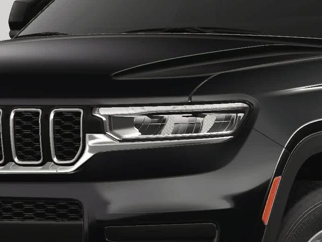 Photo of 2025 Diamond Black Jeep Grand Cherokee L
