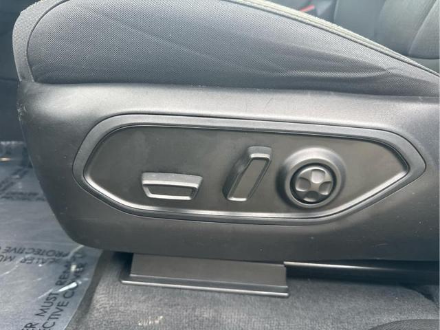 Photo of 2023 Diamond Black Jeep Grand Cherokee L