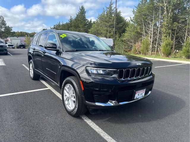 Photo of 2023 Diamond Black Jeep Grand Cherokee L