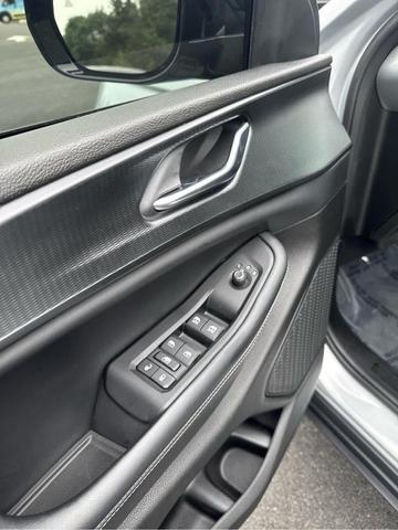 Photo of 2023 Silver Zynith Jeep Grand Cherokee