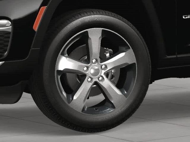Photo of 2025 Diamond Black Jeep Grand Cherokee