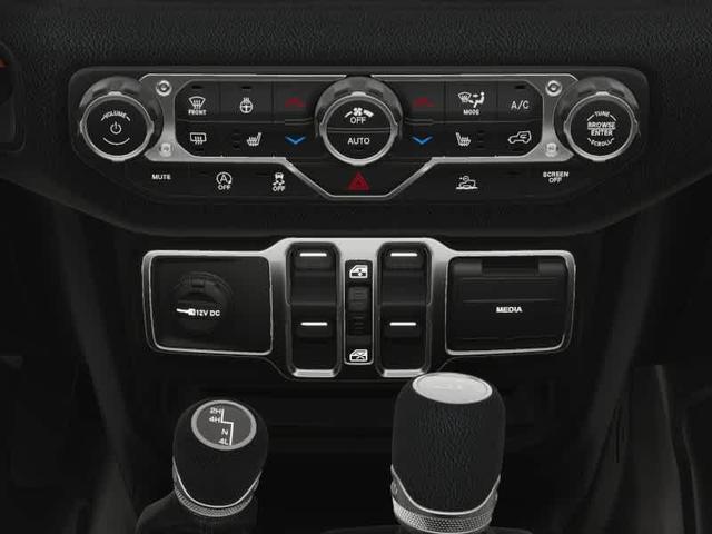 Photo of 2025 Bright White Clearcoat Jeep Gladiator