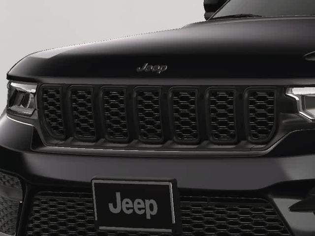 Photo of 2025 Diamond Black Jeep Grand Cherokee