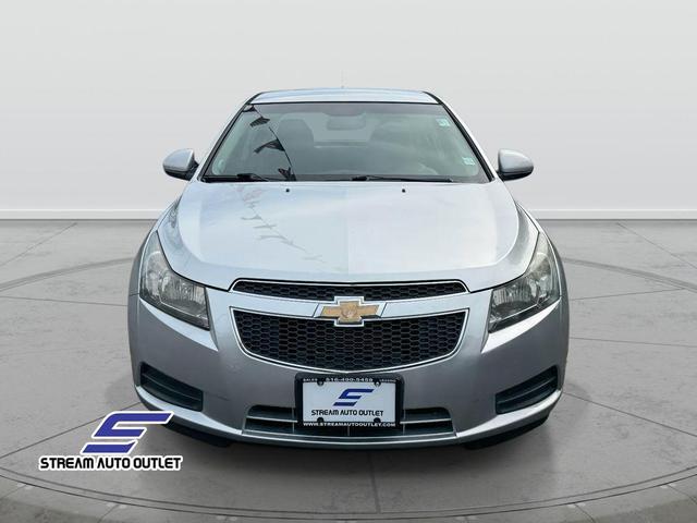 Photo of 2012 Silver Ice Metallic Chevrolet Cruze