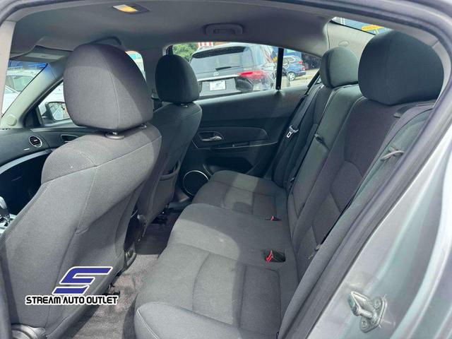 Photo of 2012 Silver Ice Metallic Chevrolet Cruze