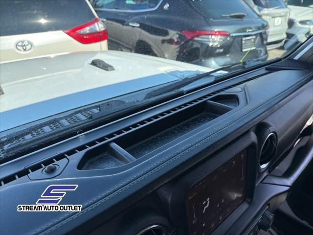 Photo of 2019 Bright White Clearcoat Jeep Wrangler Unlimited