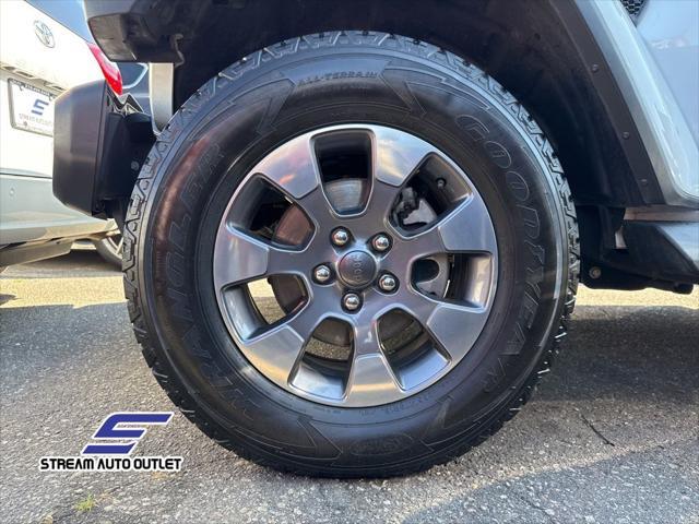 Photo of 2019 Bright White Clearcoat Jeep Wrangler Unlimited