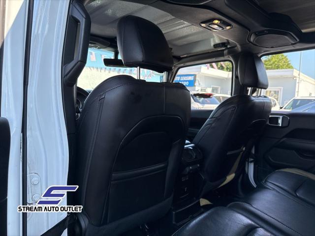 Photo of 2019 Bright White Clearcoat Jeep Wrangler Unlimited