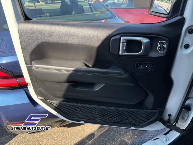 Photo of 2019 Bright White Clearcoat Jeep Wrangler Unlimited