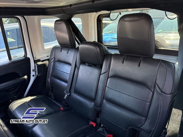 Photo of 2019 Bright White Clearcoat Jeep Wrangler Unlimited