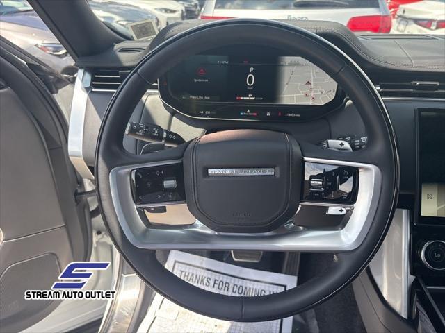 Photo of 2023 White Land Rover Range Rover