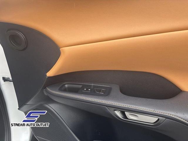 Photo of 2023 Eminent White Pearl Lexus RX 350