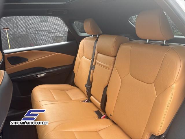 Photo of 2023 Eminent White Pearl Lexus RX 350