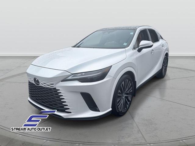 Photo of 2023 Eminent White Pearl Lexus RX 350