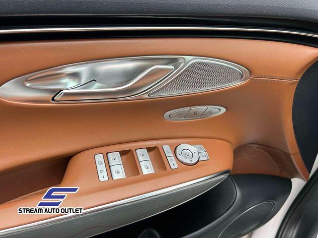 Photo of 2023 Matterhorn White Genesis GV70