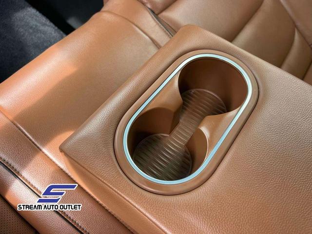 Photo of 2023 Matterhorn White Genesis GV70