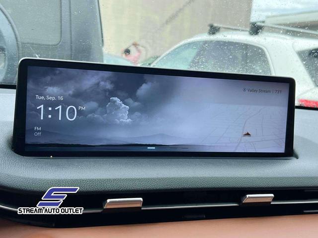 Photo of 2023 Matterhorn White Genesis GV70