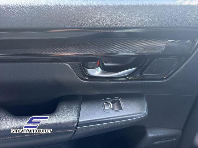 Photo of 2023 Gray Honda CR-V Hybrid