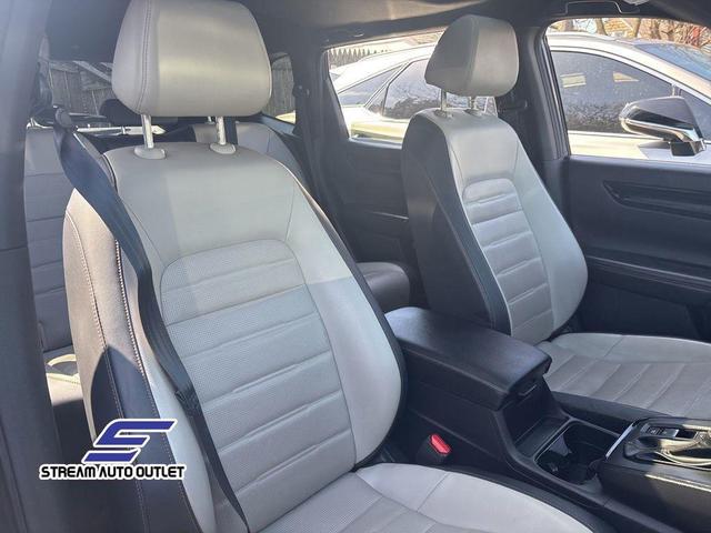 Photo of 2023 Gray Honda CR-V Hybrid